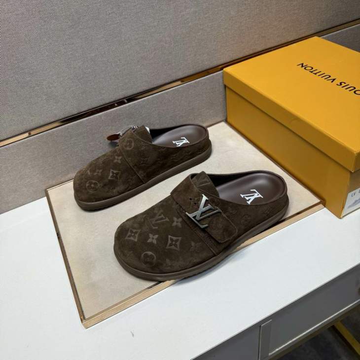 Picture of Louis Vuitton Slippers _SKULVsz39-44hnh0733910